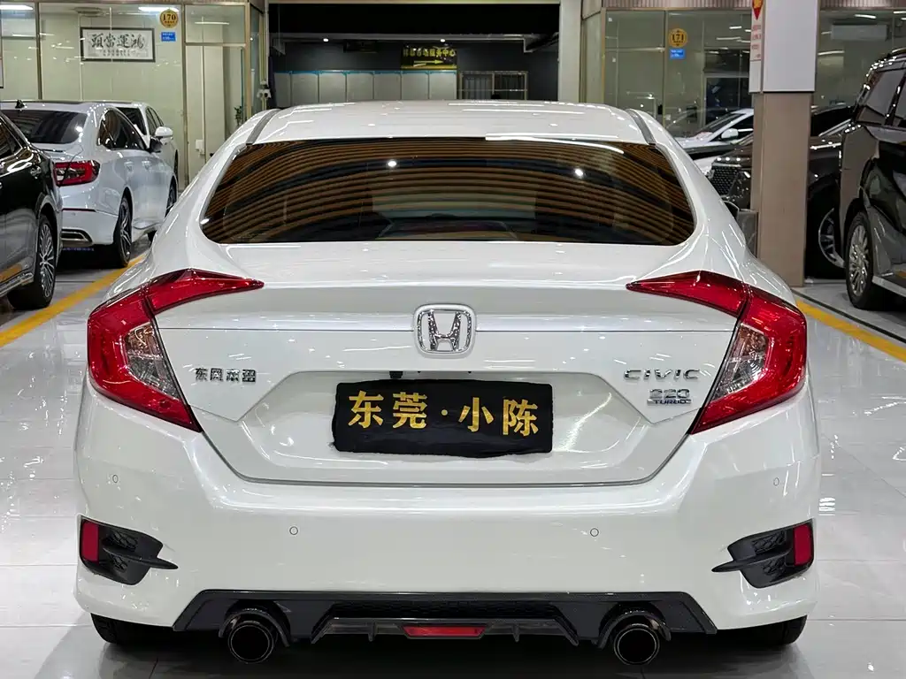 Honda Civic 2019 — фото 8
