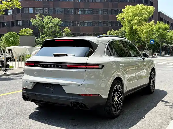 Porsche Cayenne 2025