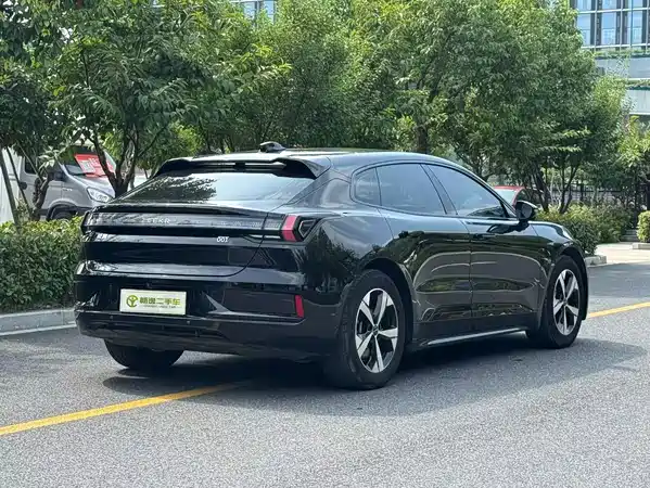Zeekr 001 2023
