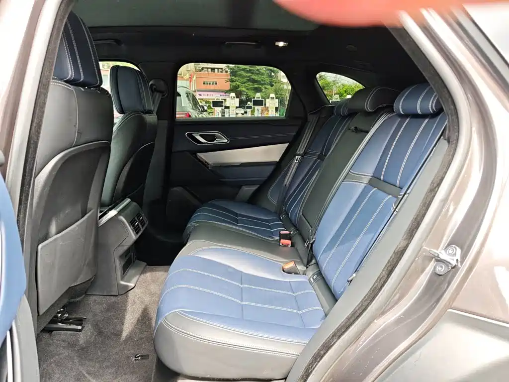 Land Rover Range Rover Velar 2023 — фото 25