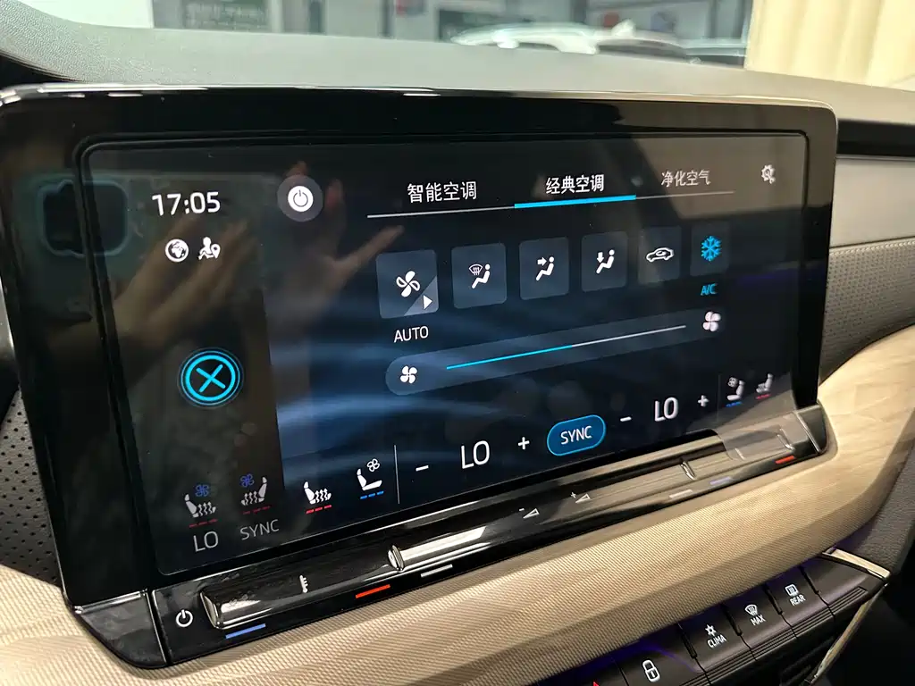 Skoda Octavia 2023 — фото 15
