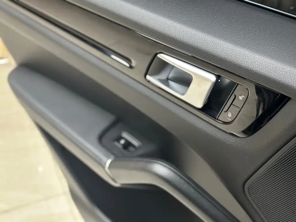 Porsche Cayenne 2019 — фото 19