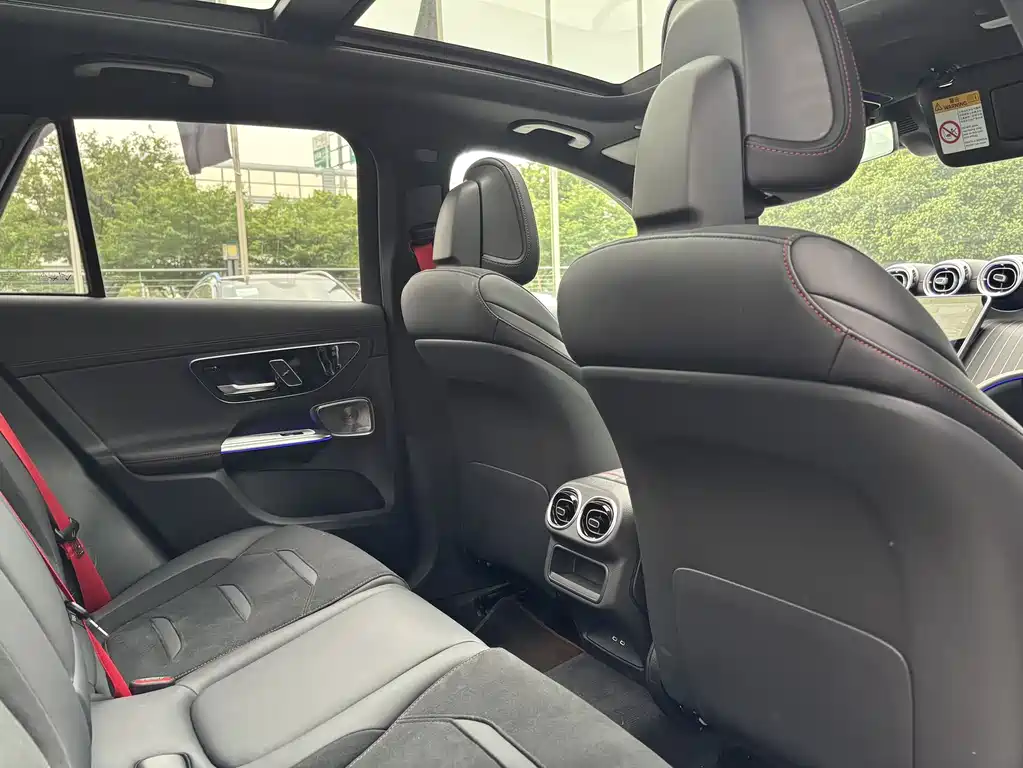 Mercedes-Benz GLC AMG 2025 — фото 9