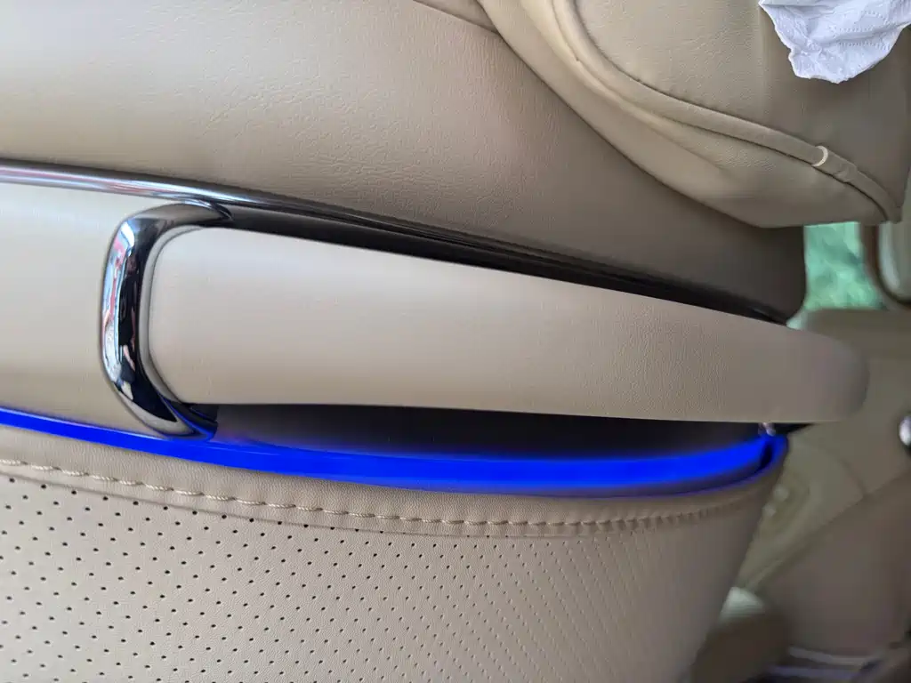 Toyota Alphard 2021 — фото 17