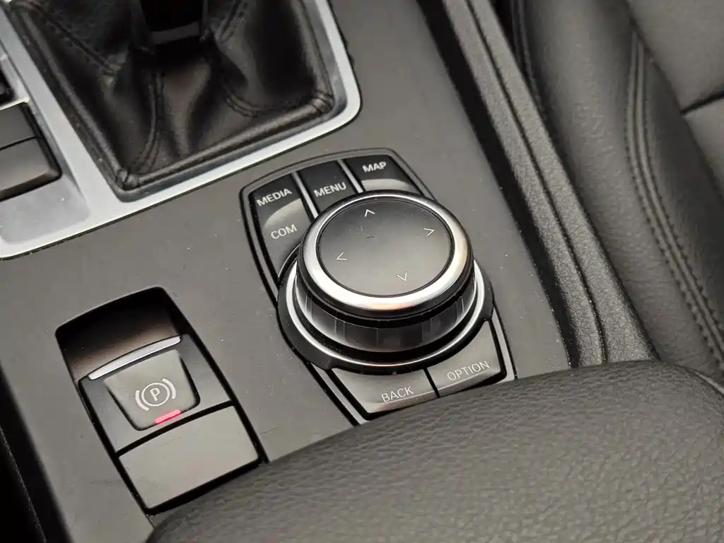 BMW 1 Series 2023 — фото 19
