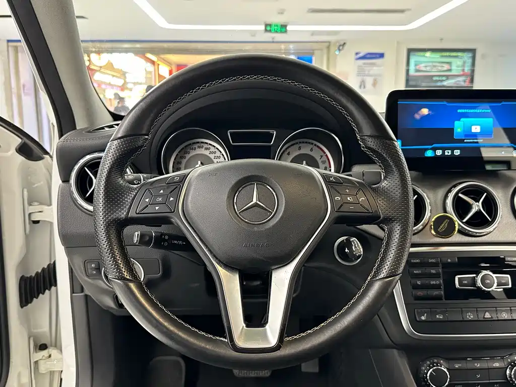 Mercedes-Benz GLA 2016 — фото 14