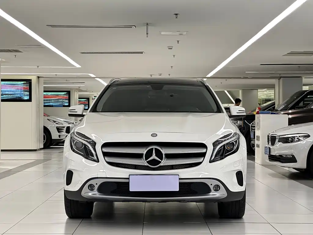 Mercedes-Benz GLA 2016