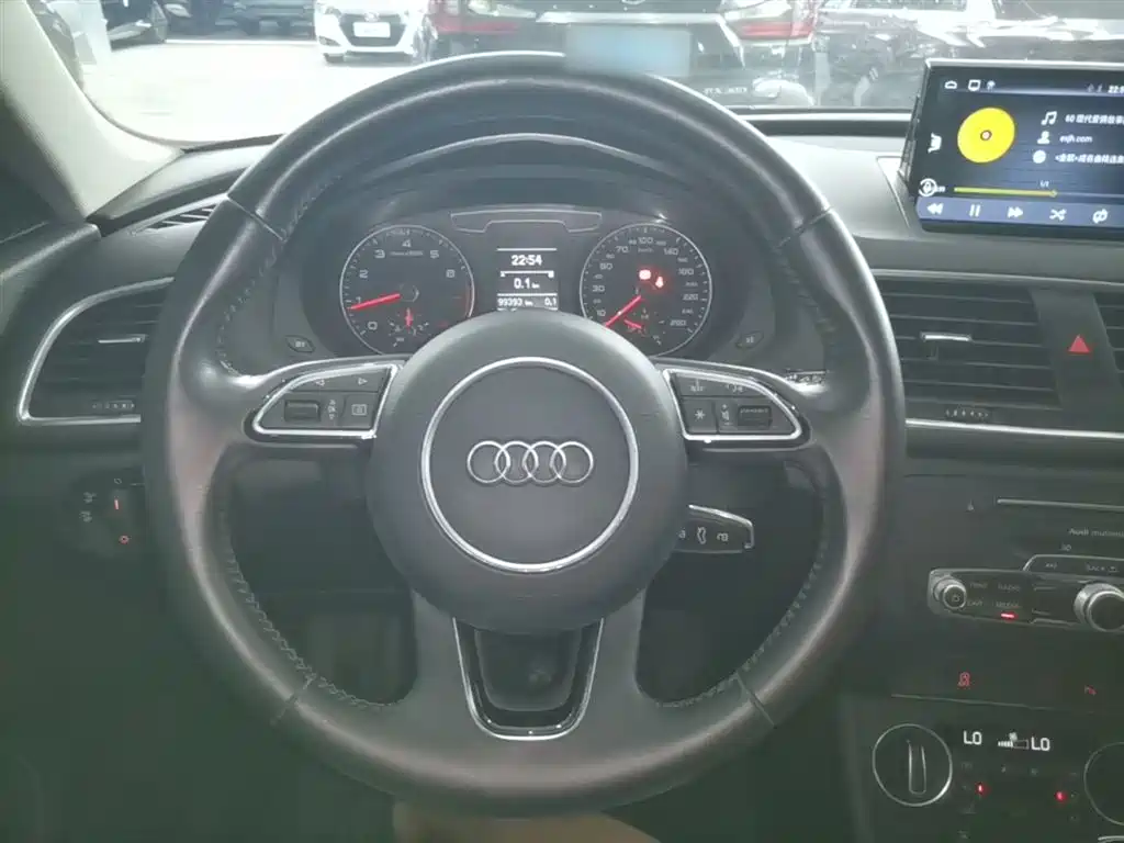 Audi Q3 2017 — фото 11