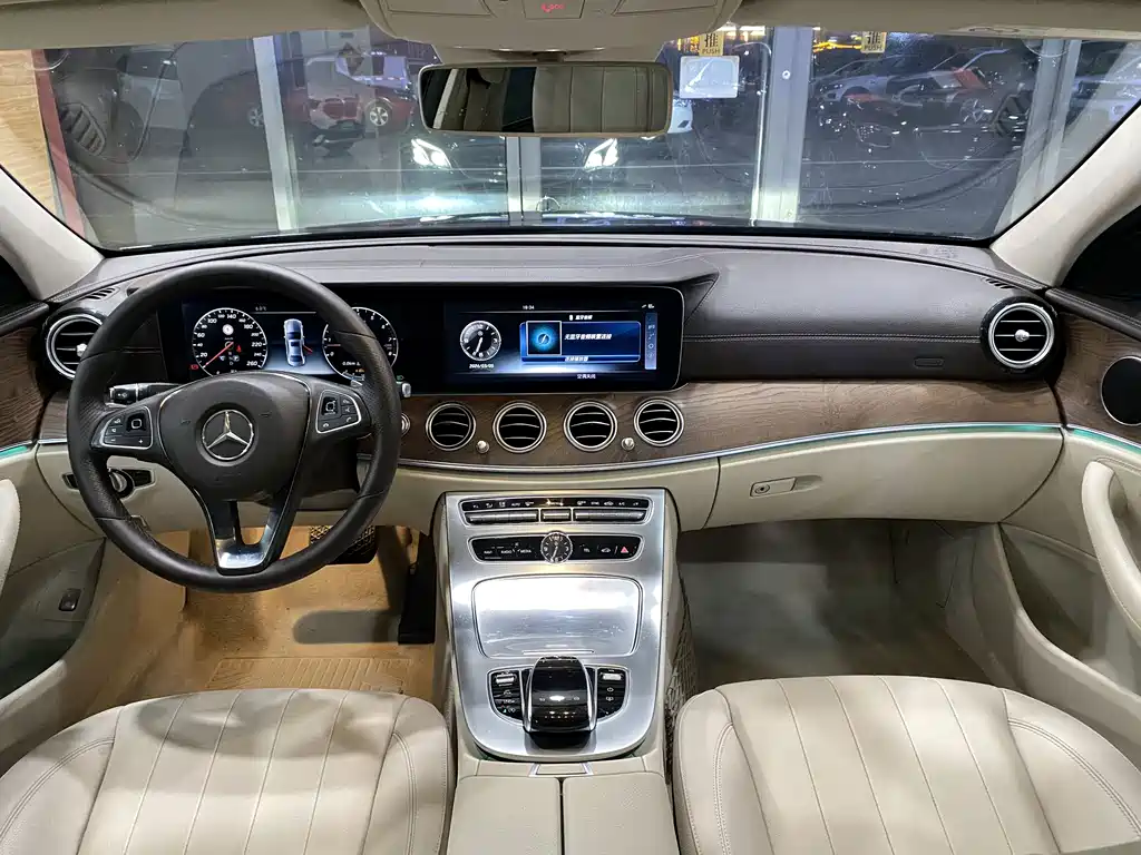 Mercedes-Benz E-Class 2018 — фото 12