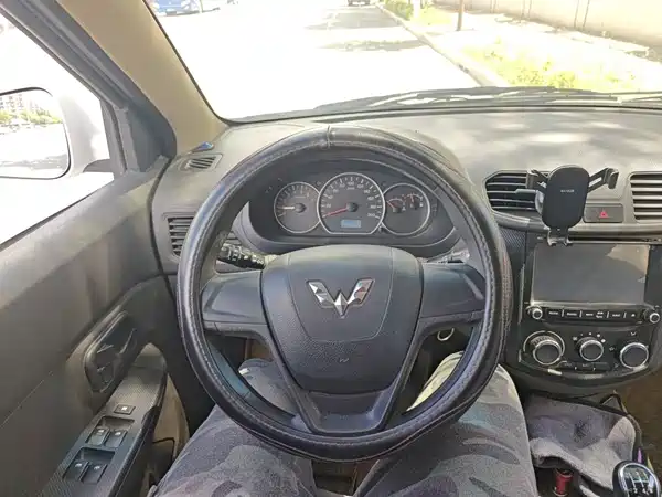 Wuling Hongguang 2016