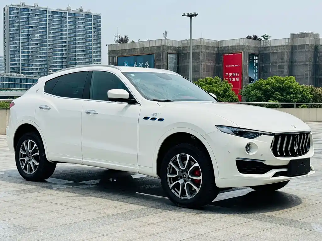 Maserati Levante 2023 — фото 3