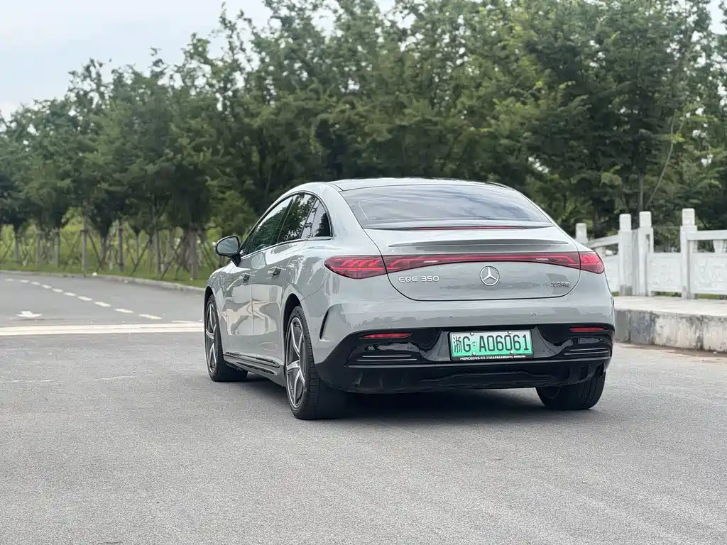 Mercedes-Benz EQE 2024