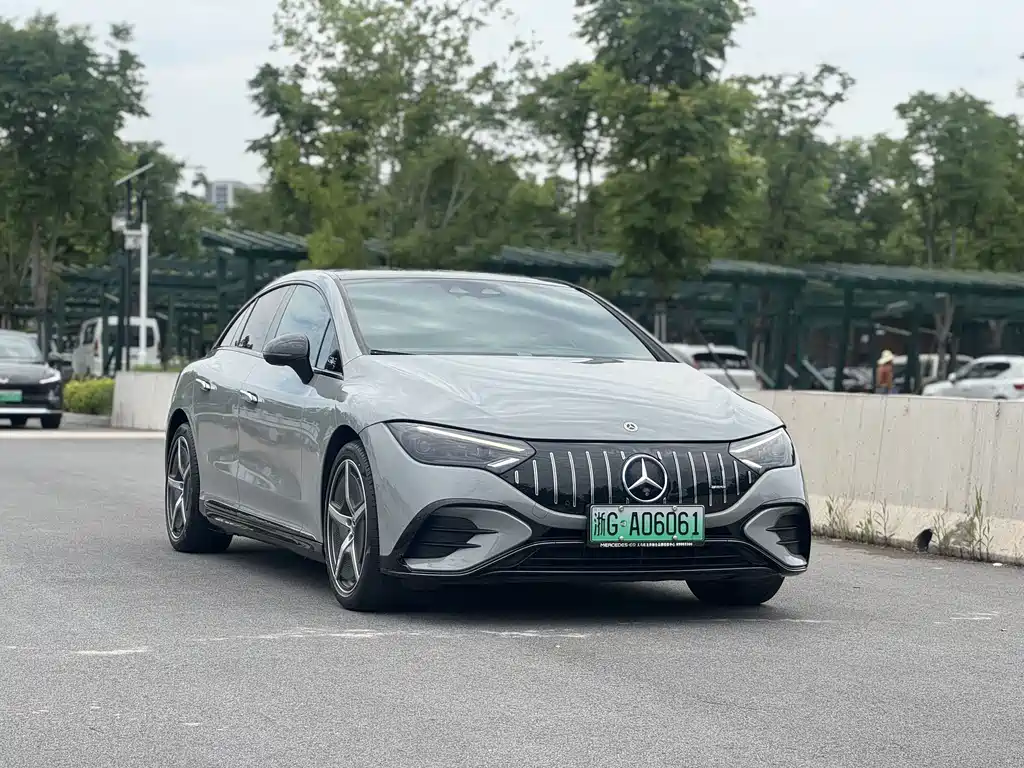 Mercedes-Benz EQE 2024