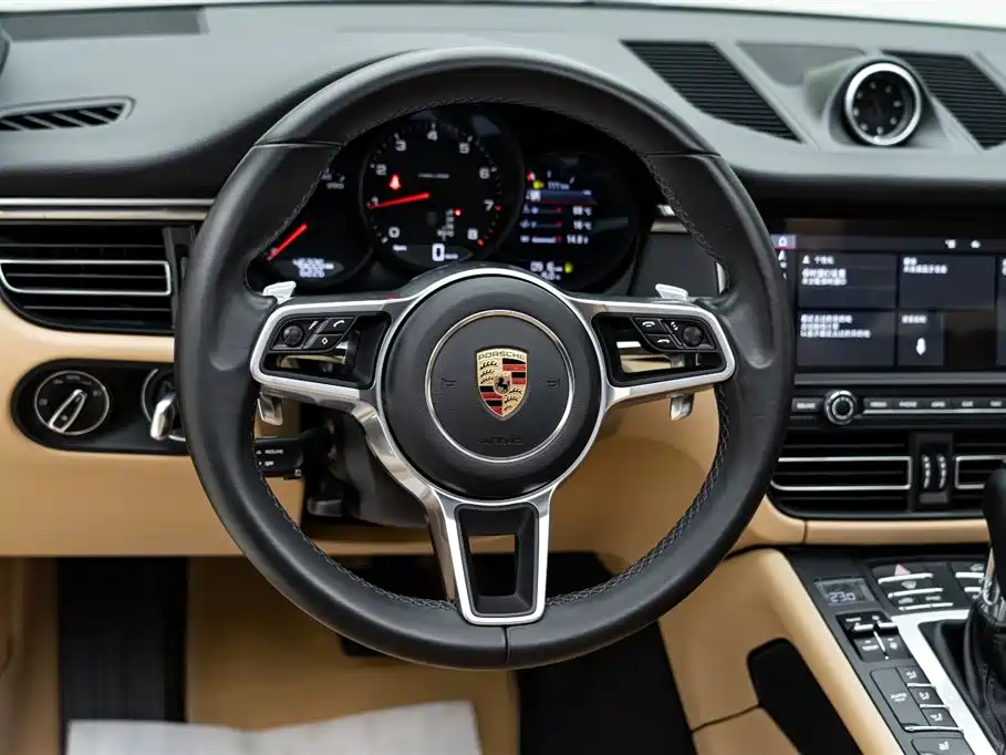 Porsche Macan 2020 — фото 11