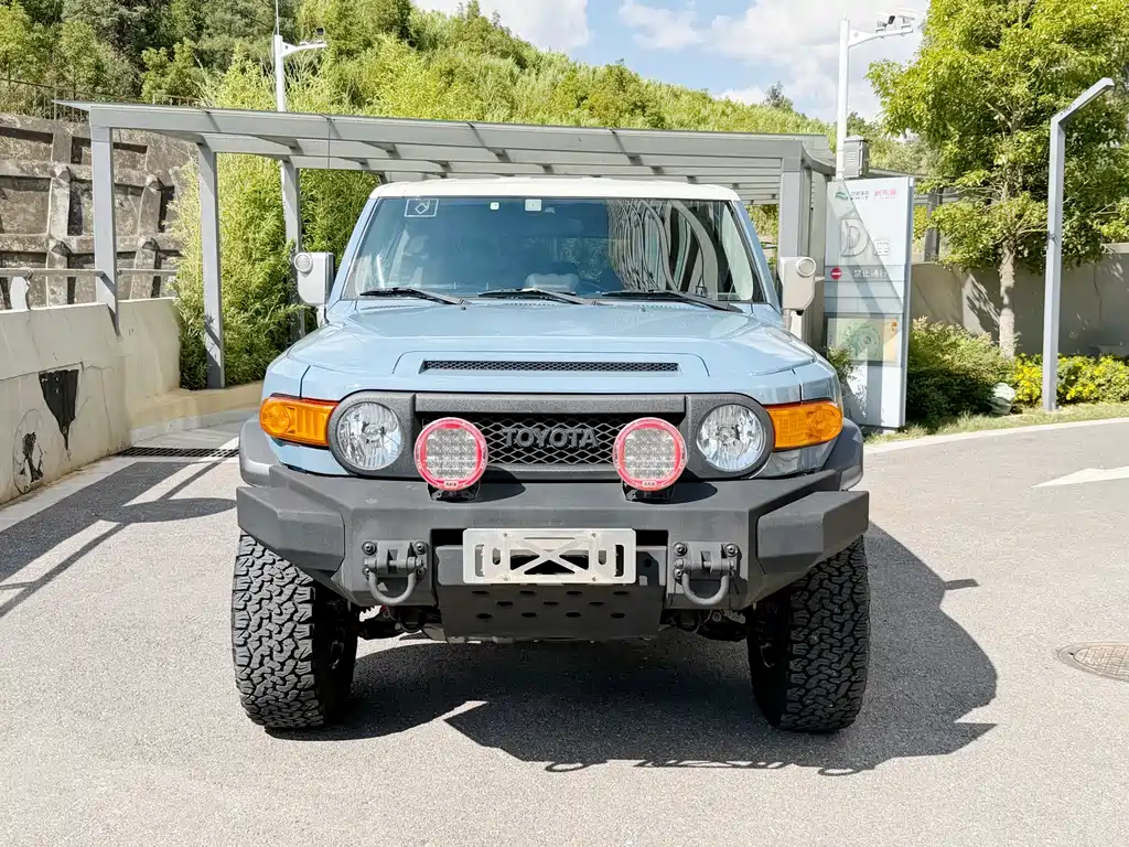 Toyota FJ Cruiser 2019 — фото 2