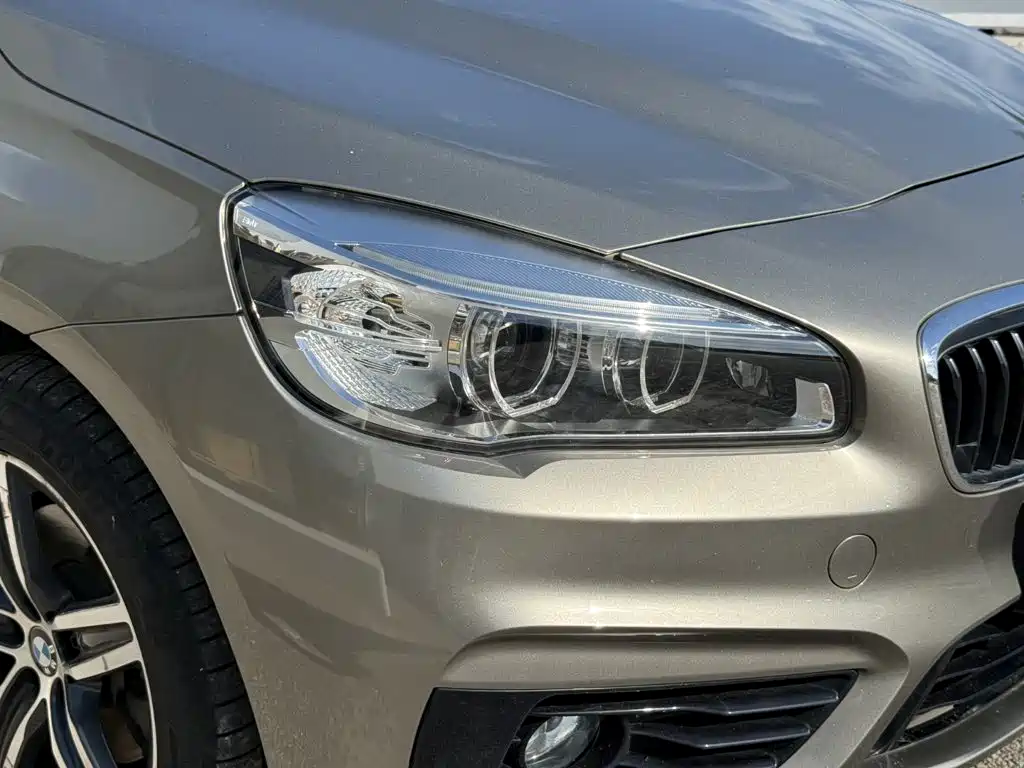BMW 2 Series Station Wagon 2017 — фото 7