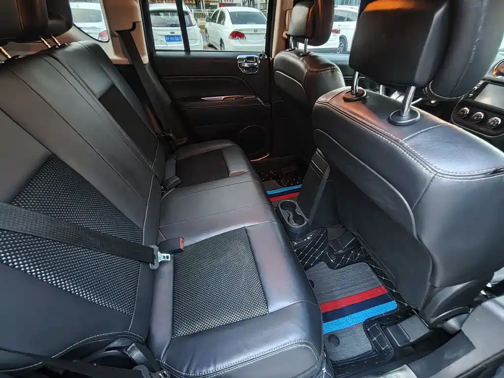 Jeep Compass 2014 — фото 15