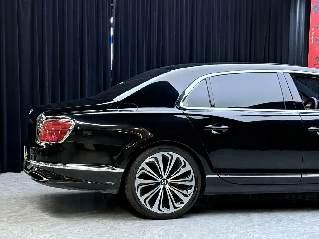 Bentley Flying Spur 2012 — фото 12