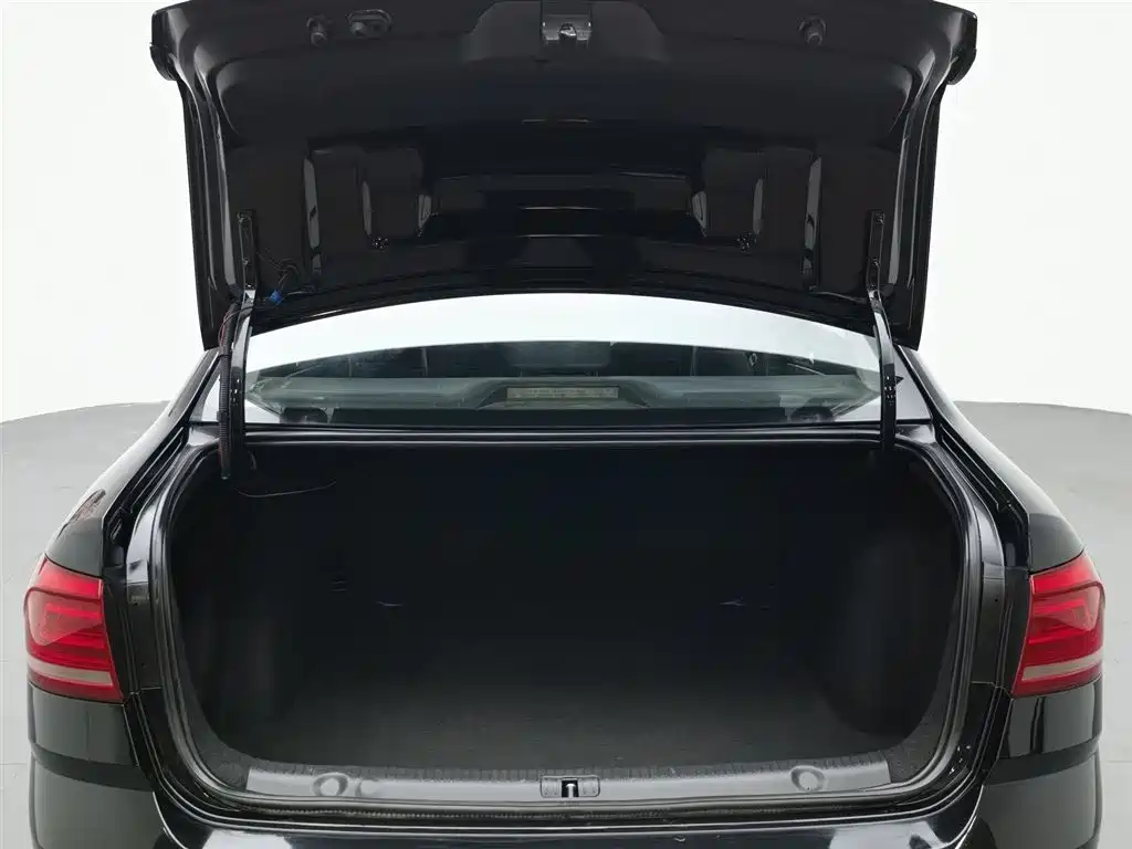Volkswagen Lavida 2018 — фото 16