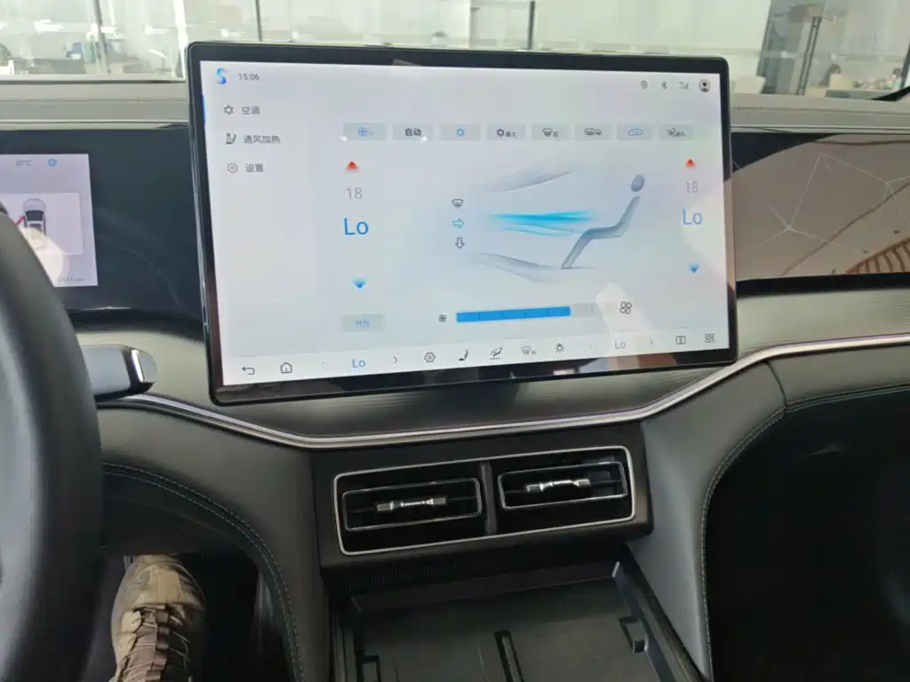 BYD Song L DM-i 2026 — фото 13