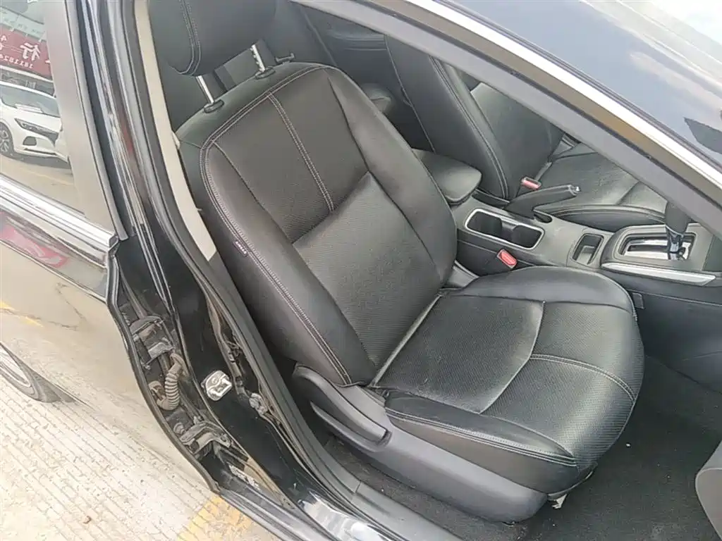 Nissan Sylphy 2020 — фото 25