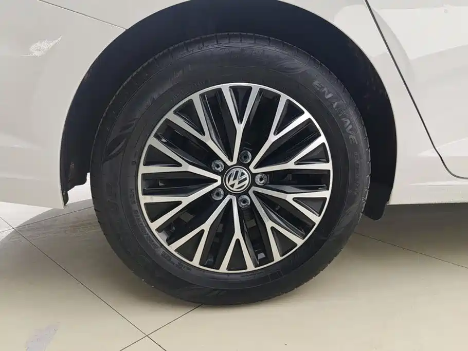Volkswagen Sagitar 2020