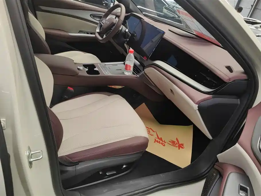 BYD Seal 07 DM-i 2025 — фото 8