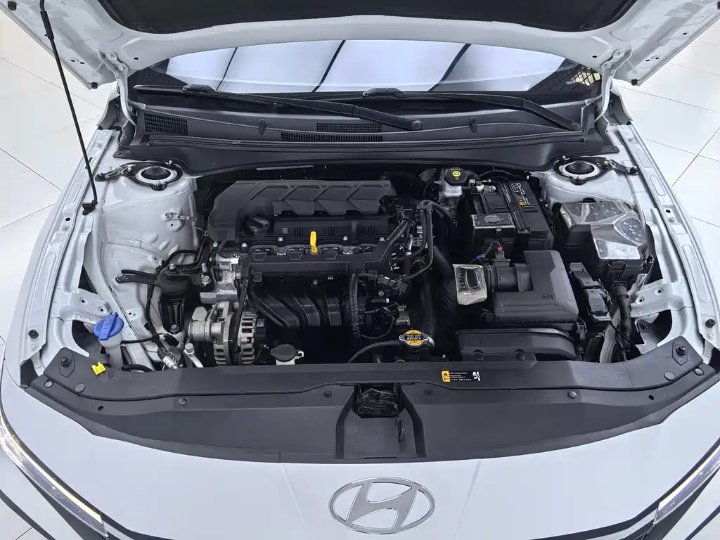 Hyundai Elantra 2024 — фото 12