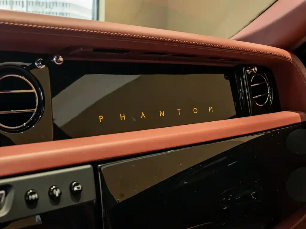 Rolls-Royce Phantom 2015 — фото 7