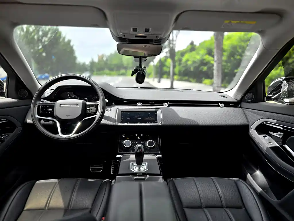 Land Rover Range Rover Evoque 2024 — фото 11