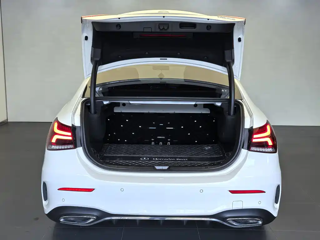 Mercedes-Benz A-Class 2022 — фото 6