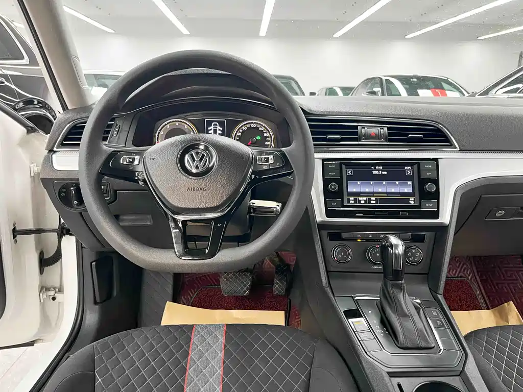 Volkswagen Lamando 2019 — фото 10