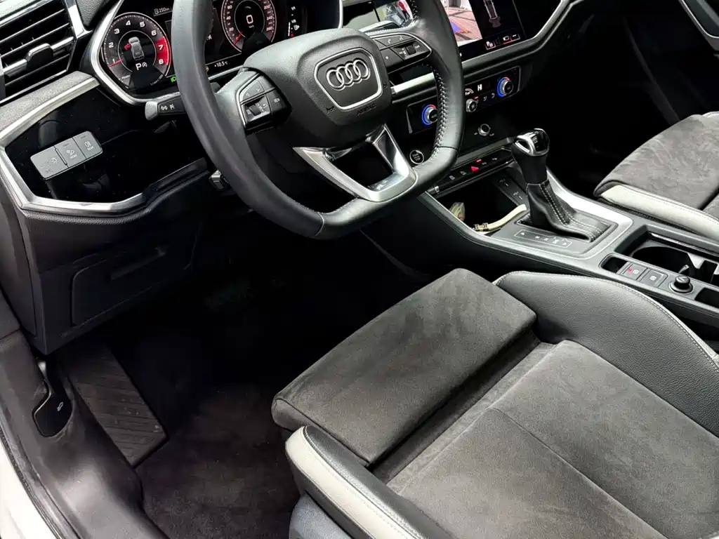 Audi Q3 2022 — фото 17
