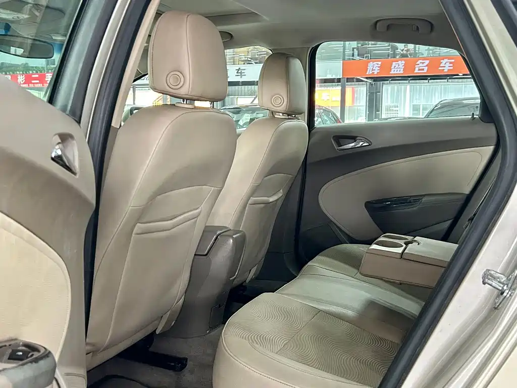 Buick Excelle 2013