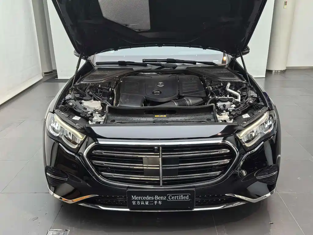 Mercedes-Benz E-Class 2025 — фото 15