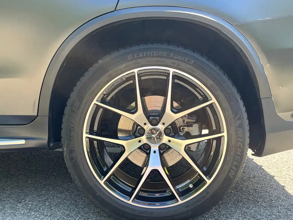Mercedes-Benz GLC AMG 2023 — фото 16