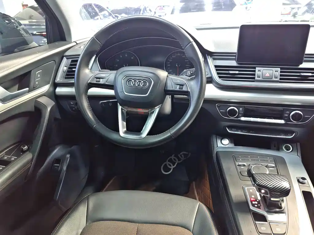 Audi Q5L 2021 — фото 13