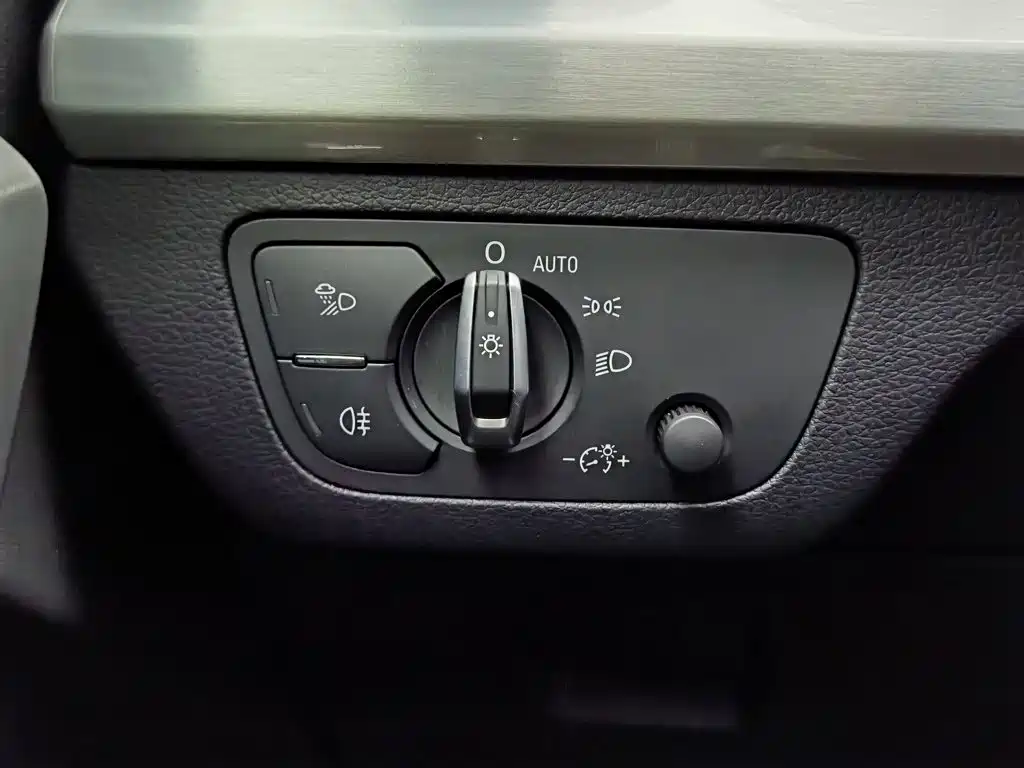 Audi Q5L 2020 — фото 21