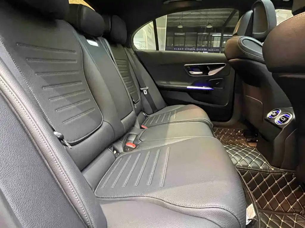 Mercedes-Benz C-Class 2023 — фото 25