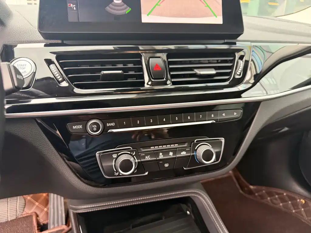 BMW 1 Series 2023 — фото 13