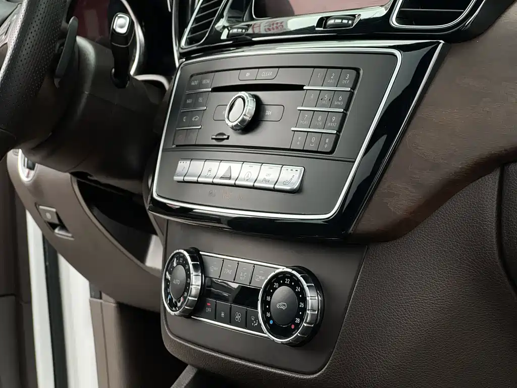 Mercedes-Benz GLE 2016 — фото 20
