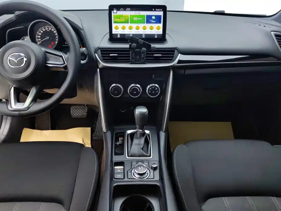 Mazda CX-4 2018 — фото 13