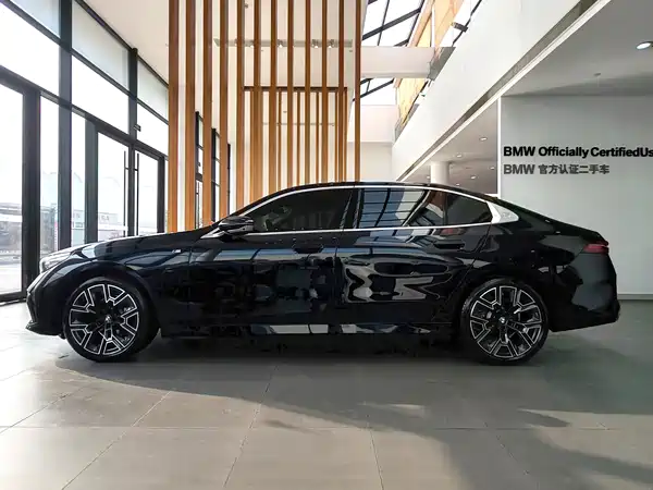 BMW 5 Series 2024