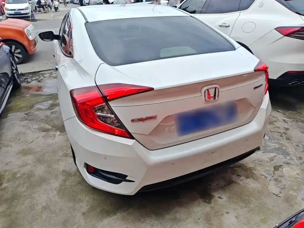 Honda Civic 2016 — фото 6