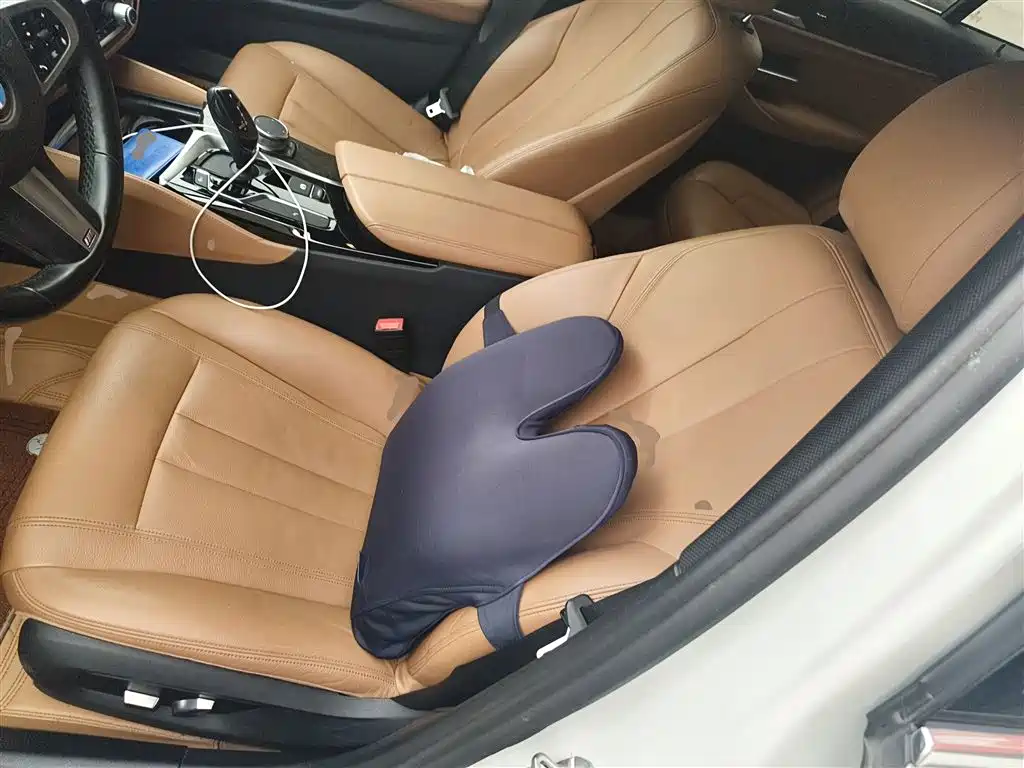BMW 5 Series 2020 — фото 11