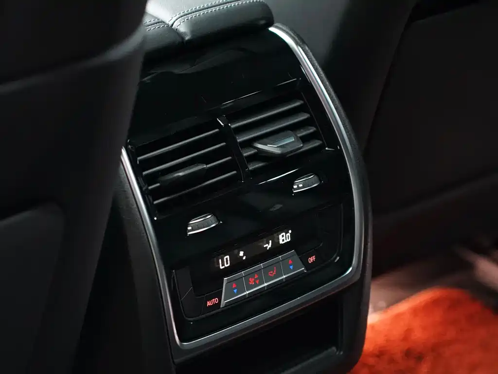 BMW X6 M 2021 — фото 17