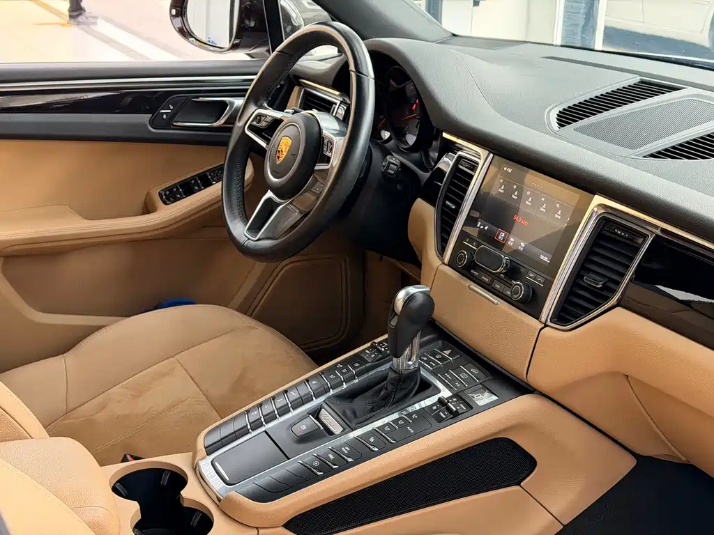 Porsche Macan 2017 — фото 17