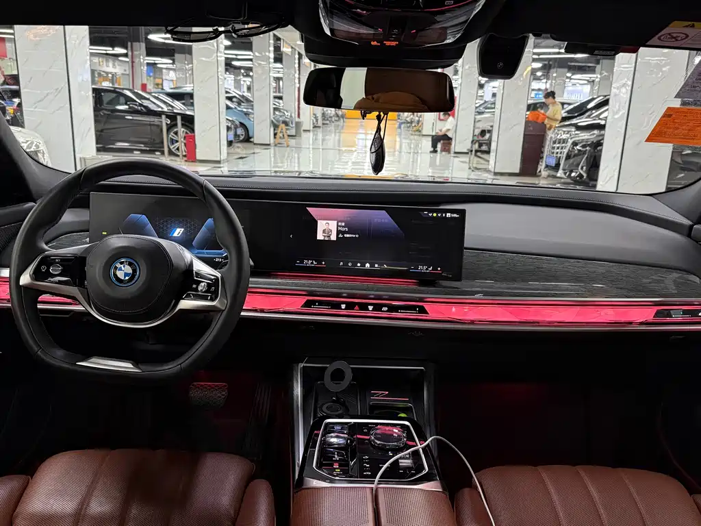 BMW i7 2023 — фото 7