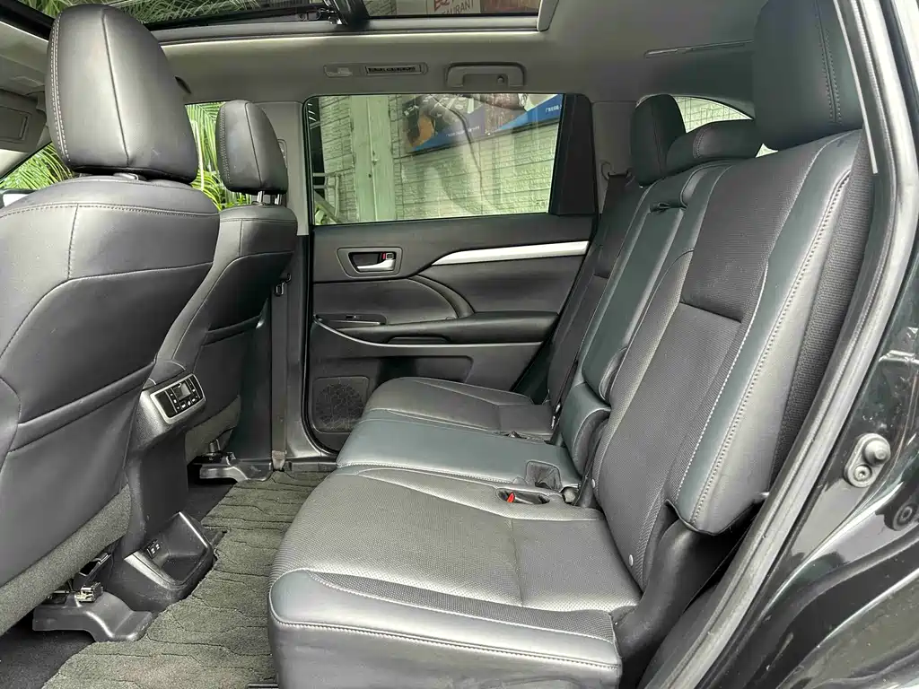 Toyota Highlander 2020 — фото 13
