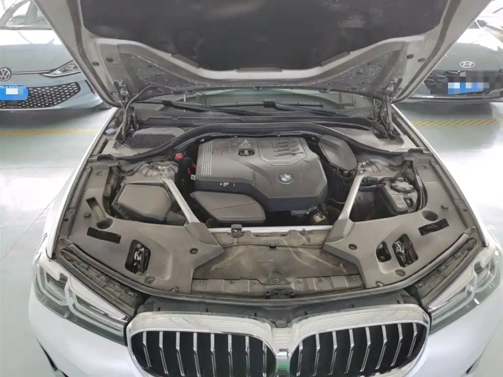 BMW 5 Series 2021 — фото 15